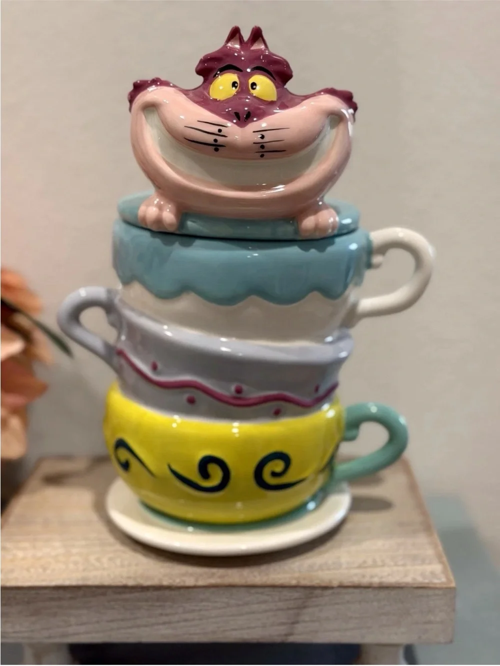 Disney Alice in Wonderland Cheshire Cat Cookie Jar Stacked Teacups